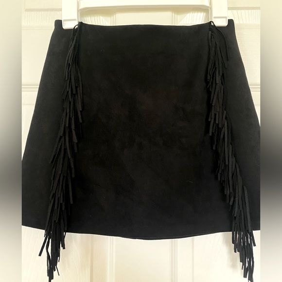 Faux-Suede Black Fringe Mini-skirt - Picture 1 of 4